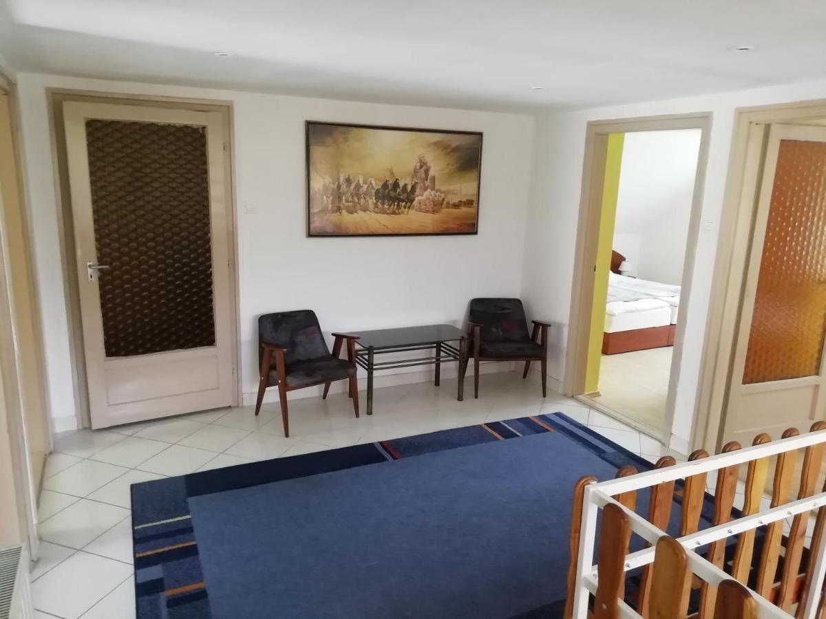 Maci Vendégház Bekescsaba Esterno foto