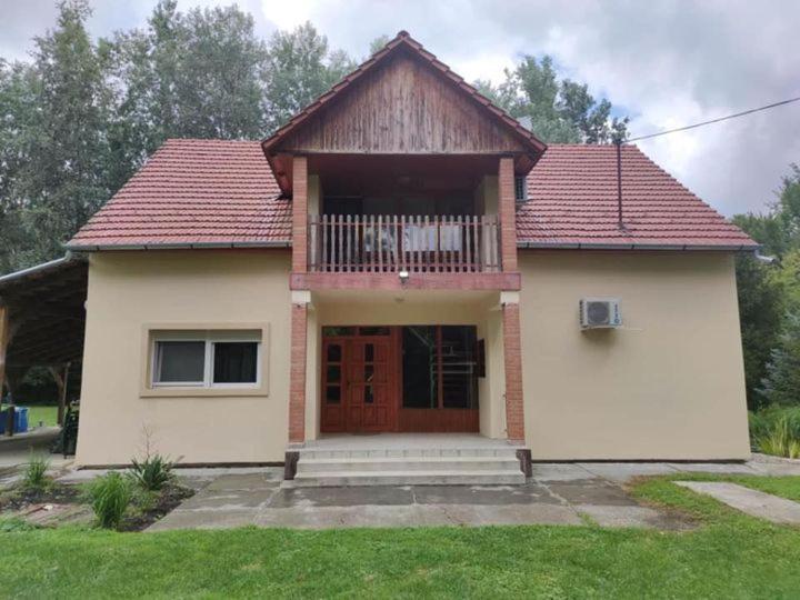 Maci Vendégház Bekescsaba Esterno foto